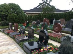艺术墓碑：展现生命的故事，传达永恒的情感