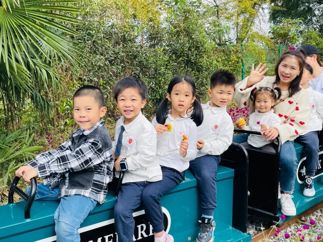 圣地雅歌幼儿园|不负好时光，相约趣探秋