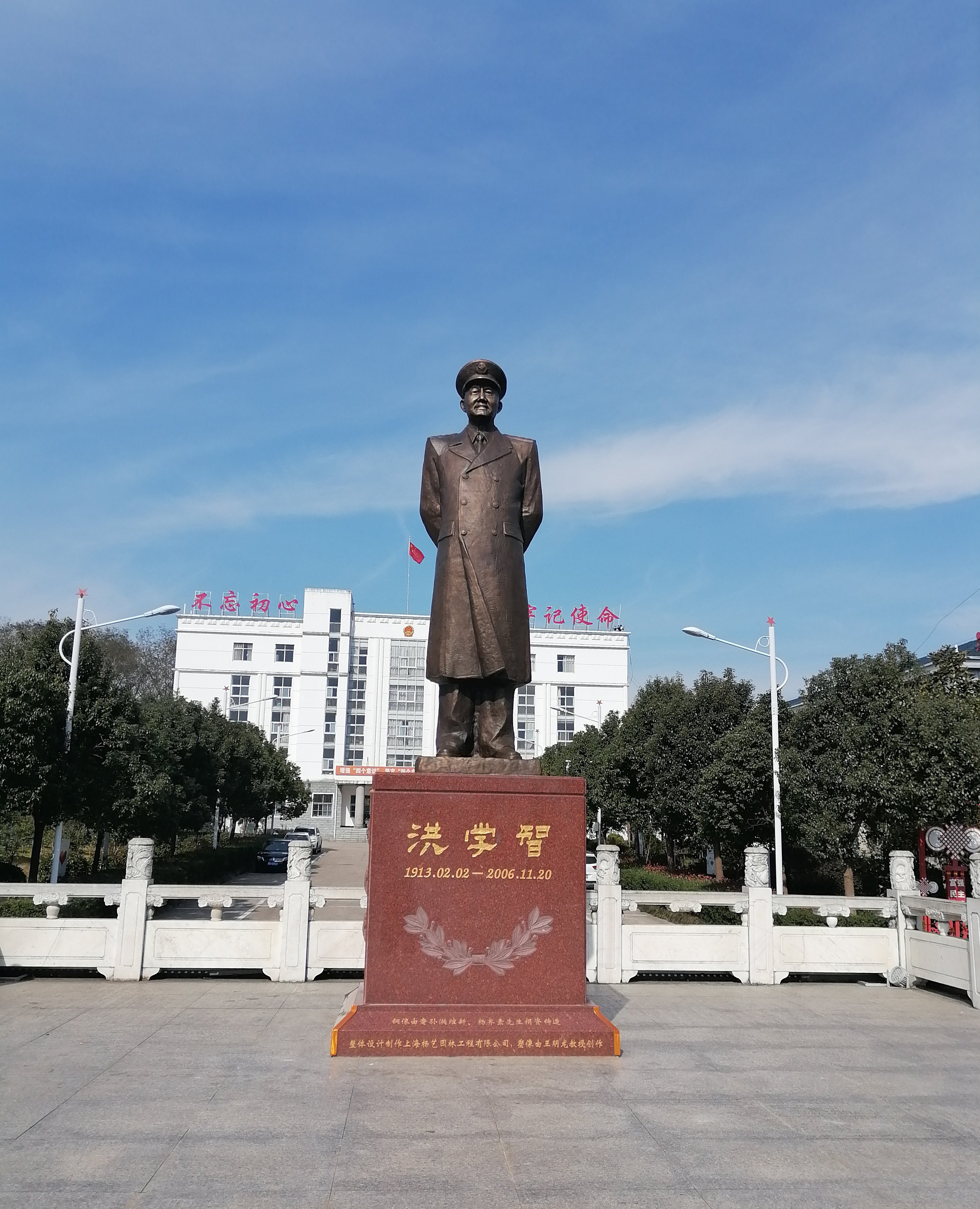 墓园铜韵，不朽的人文记忆