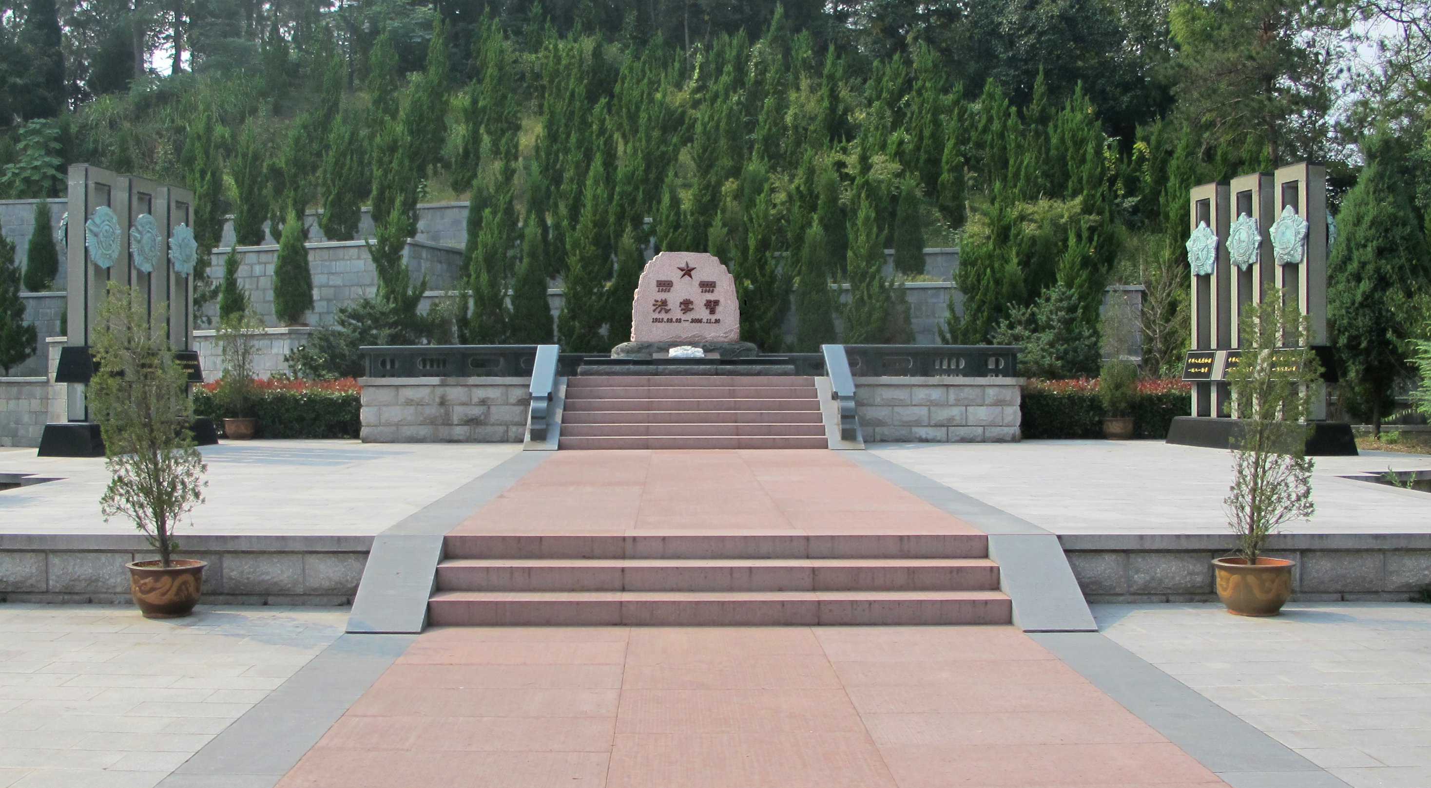 为什么墓园需要红色文化？